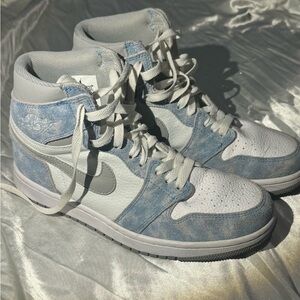 Women's High-Top Sneakers in Blue and White